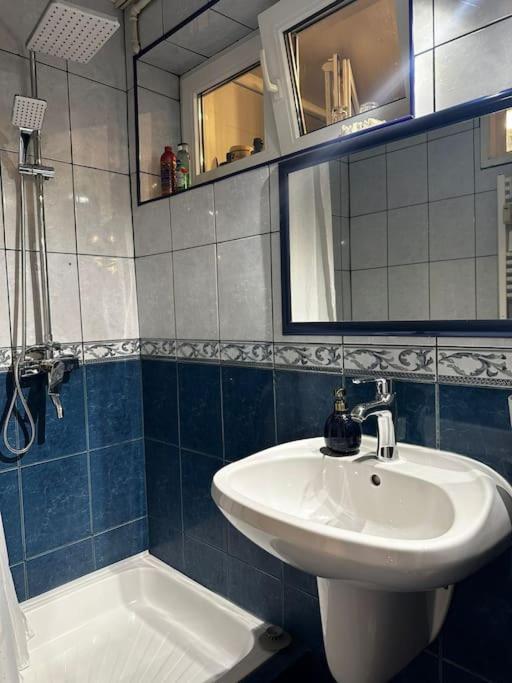 Studio Cozy Piata Victoriei Lejlighed Bukarest Eksteriør billede